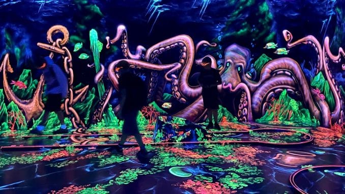 NETZ 28072023 JULIUS-Club beim NeonGolf & freie Plätze beim Yoga (01)