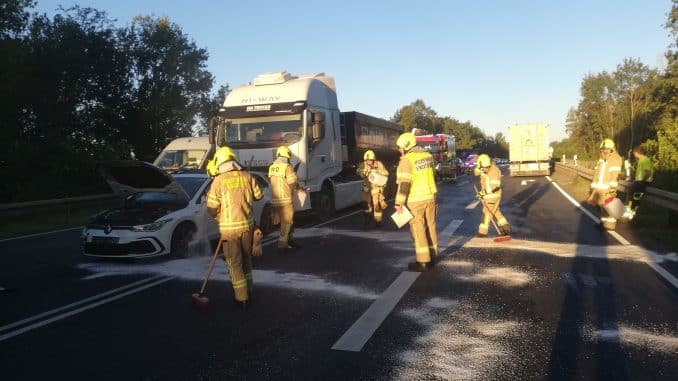 NETZ 07092023 FFW Laatzen Einsatz auf B443 und A7