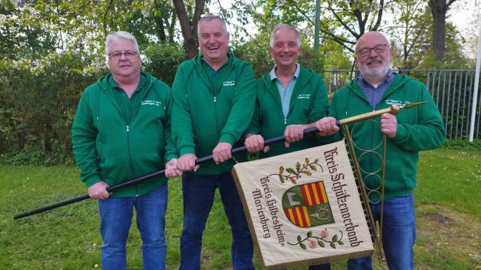 NETZ 19042024 SV Vivat Gödringen Blasrohrschießen und Standarte (Standarte)