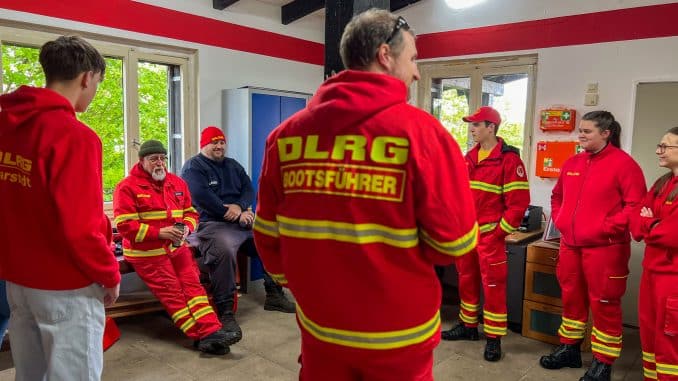NETZ 24042024 DLRG Sarstedt Wachsaisonstart (Dienstbeginn)