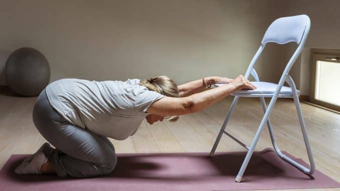 NETZ 14062024 sOfA Algermissen Hatha Yoga mit dem Stuhl 16.7. (Freepik)